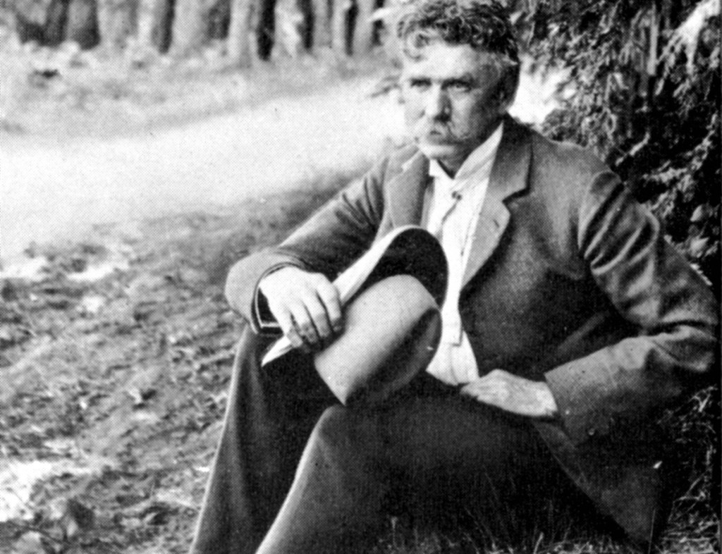 Ein Schwarzweiß-Porträt von Ambrose Bierce.